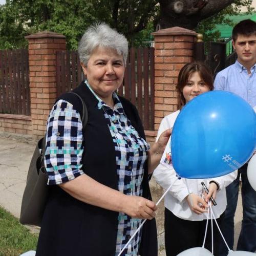 Флешмоб под руководством заместителя директора по воспитательной работе Комур М. Н.